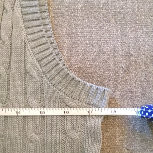 Love Tree | Cable Knit V neck Sleeveless Sweater | Grey | Large - Picture 7 of 8